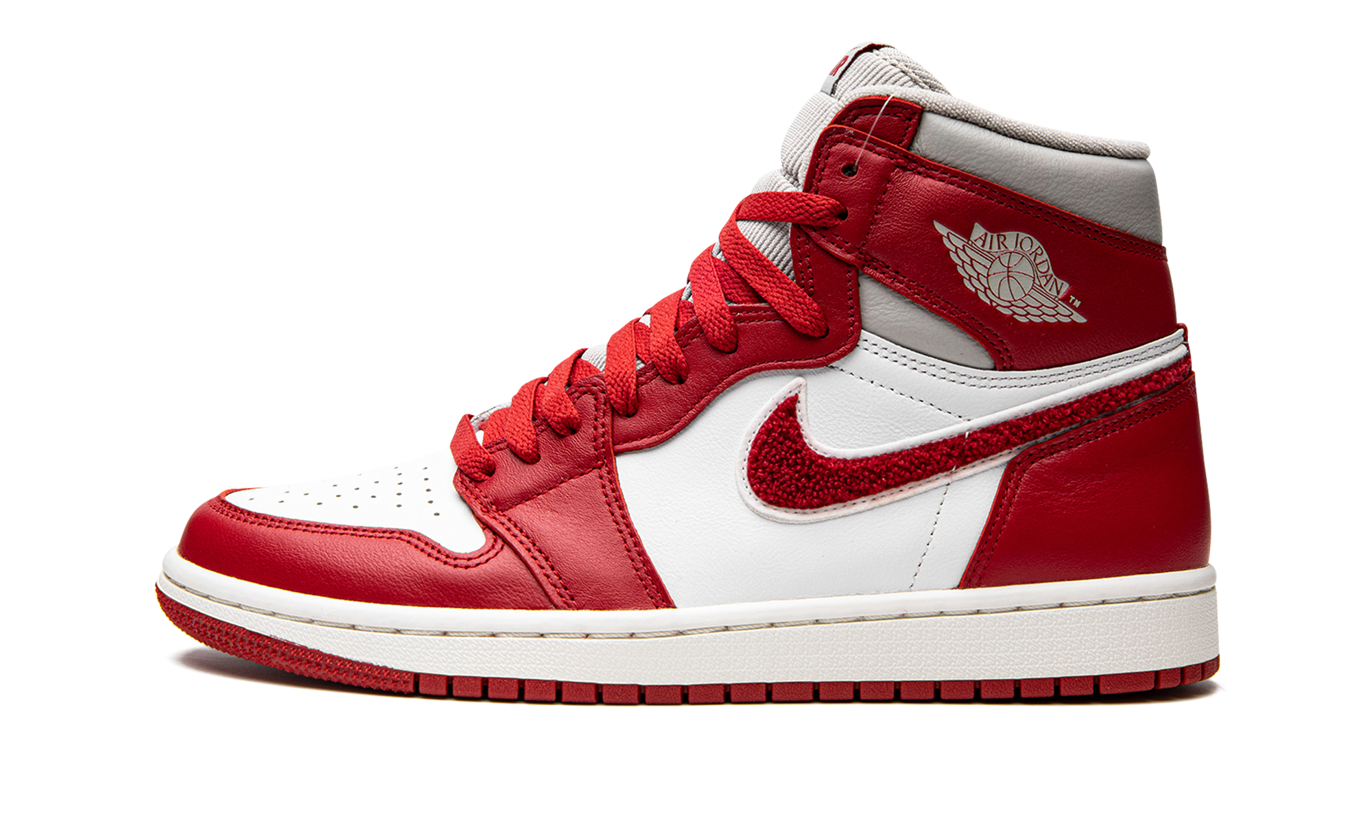 Air Jordan 1 High Varsity Red (2022) 2