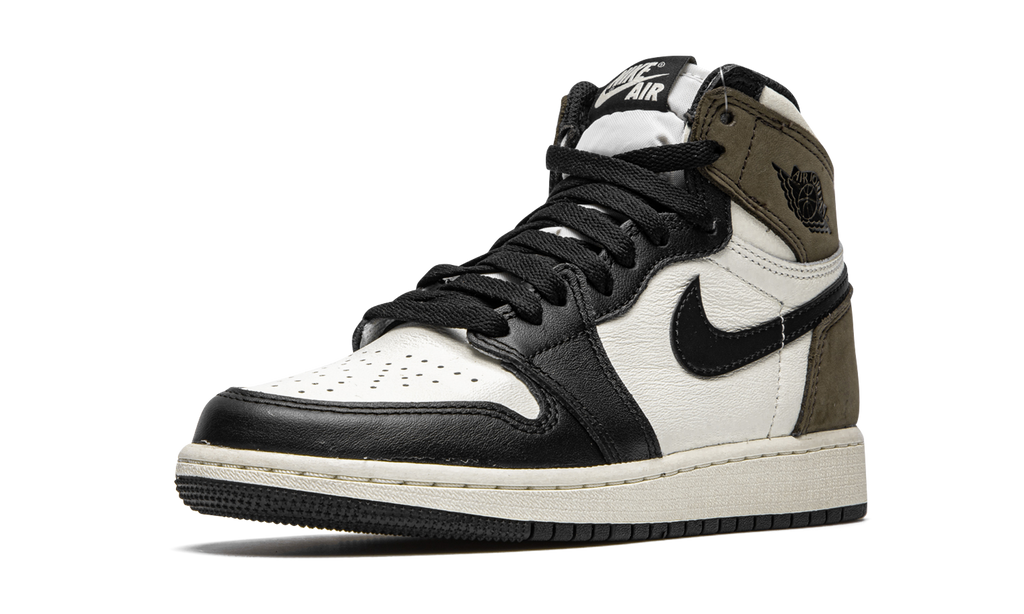 Air Jordan 1 Retro High Dark Mocha (GS) 5