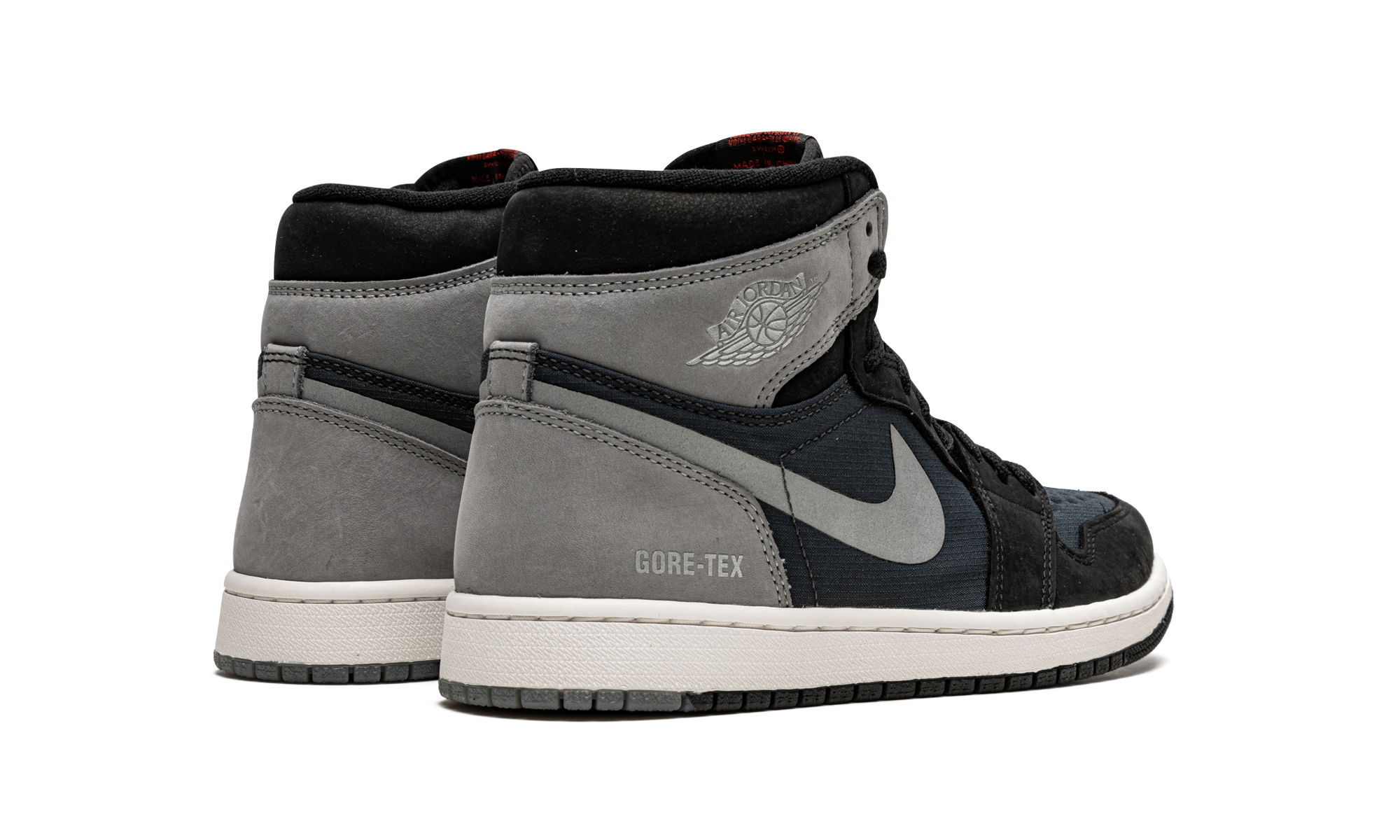 Air Jordan 1 Retro High Element Gore-Tex Black Particle Grey 4