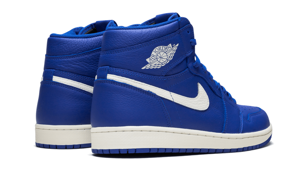 Air Jordan 1 Retro High 'Hyper Royal' 4