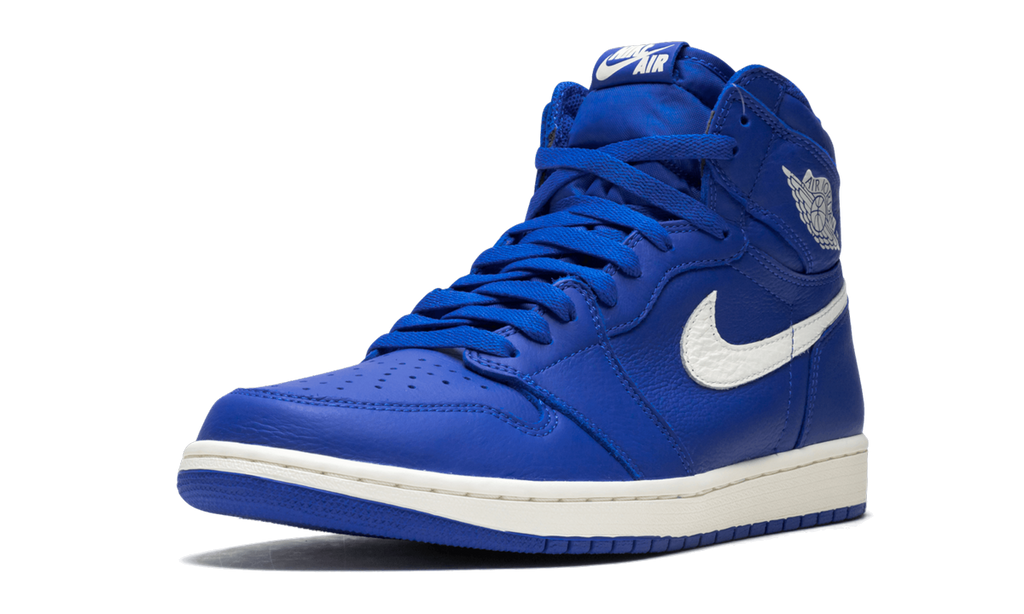 Air Jordan 1 Retro High 'Hyper Royal' 5