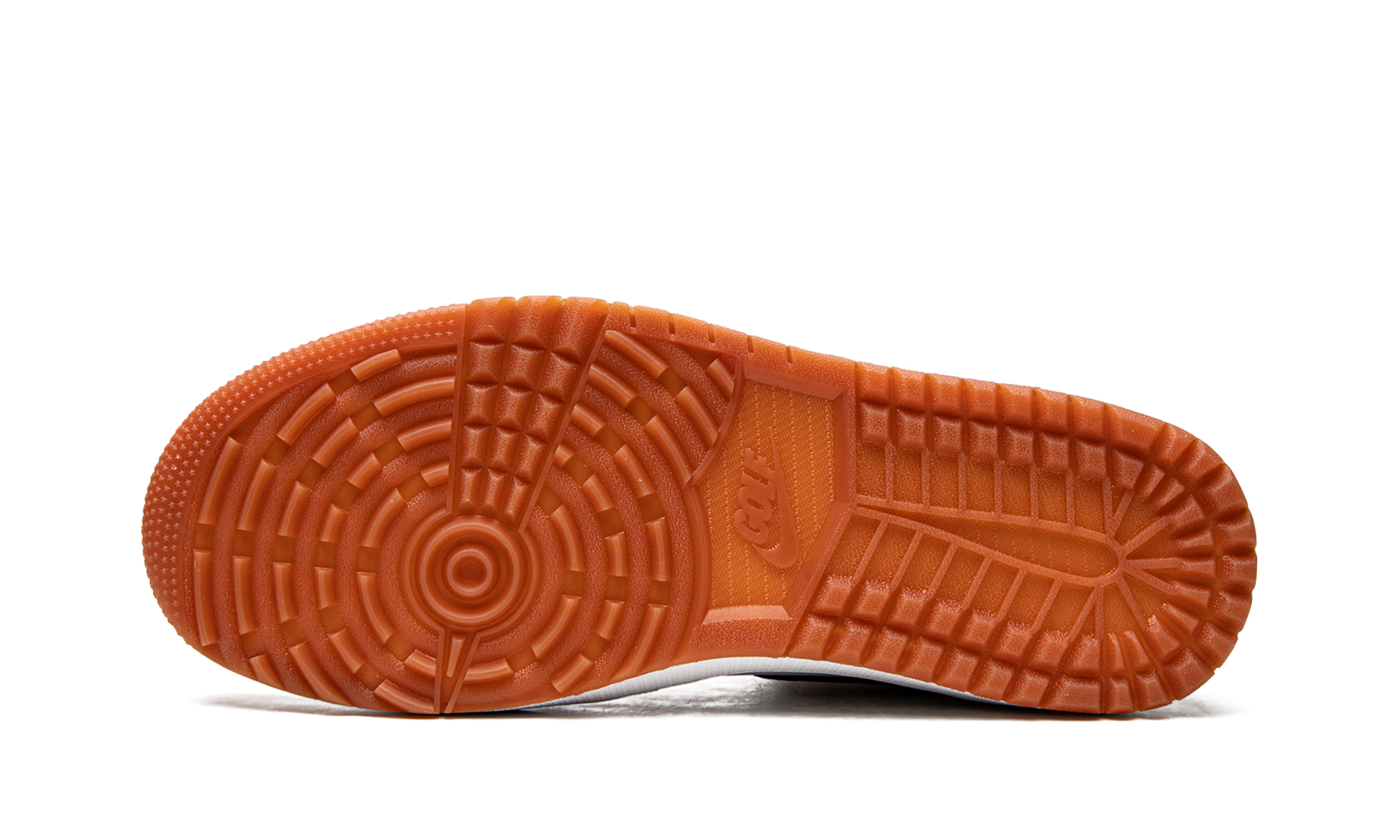 Air Jordan 1 Retro High OG Golf out of the mud