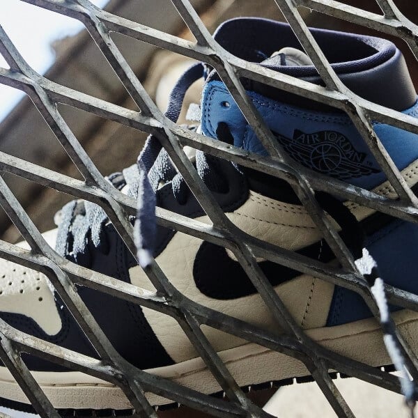 Air Jordan 1 Retro High OG Obsidian UNC 2019 7