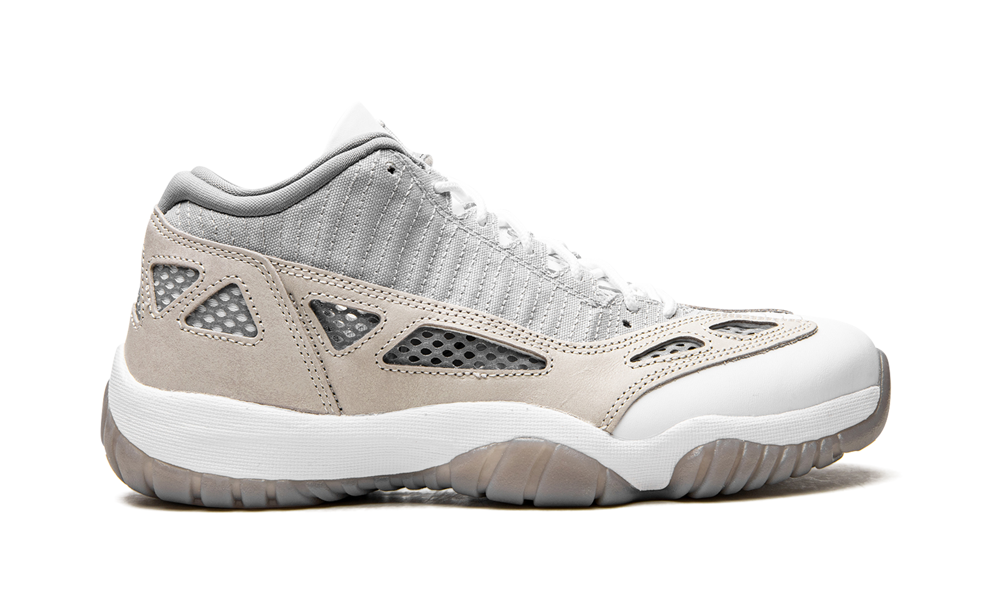Air Jordan 11 Low Ie Light Orewood Brown 7