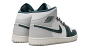 Jordan 1 Mid SE Oxidized Green 4