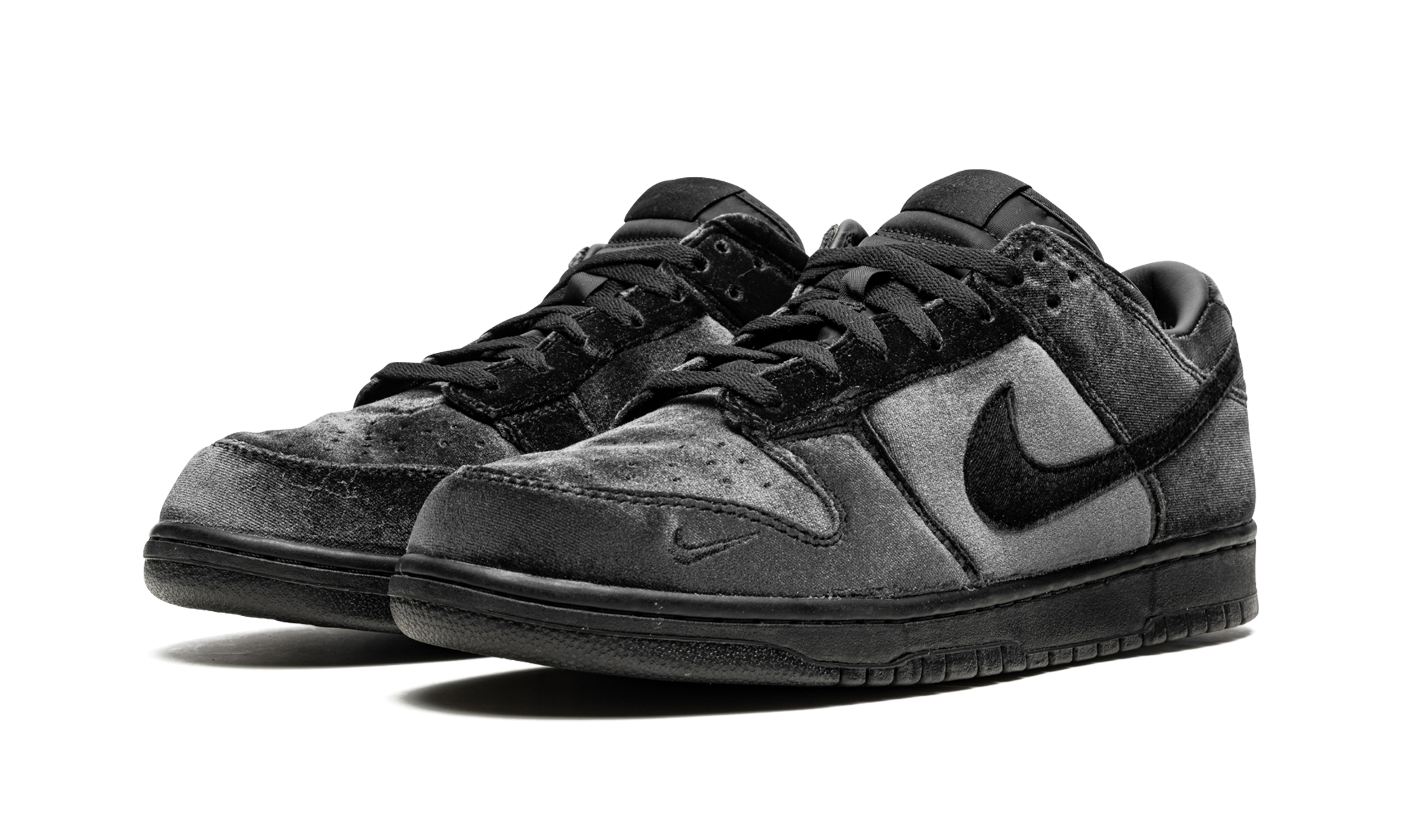 Nike Dunk Low Dover Street Market Triple Black Velvet 3
