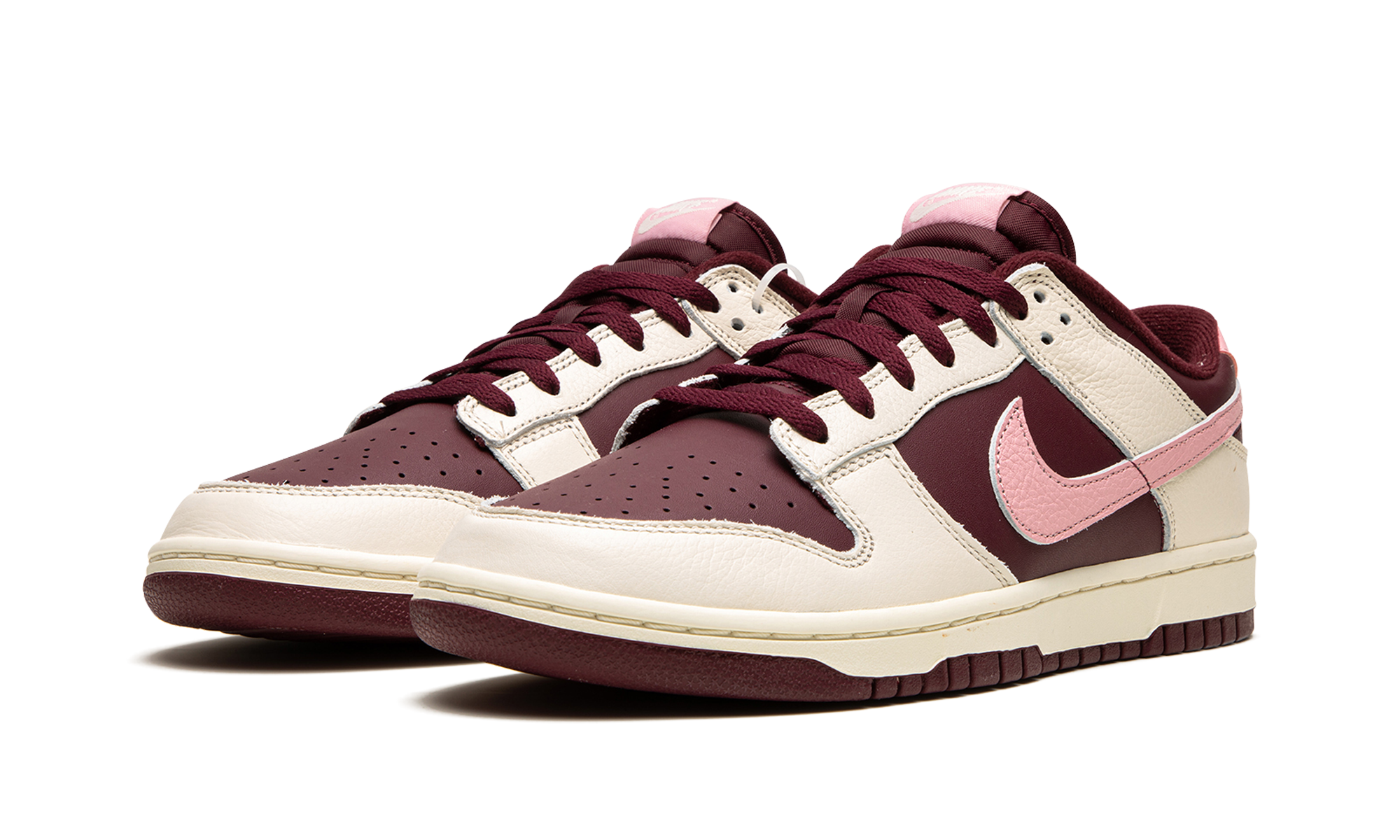 Nike Dunk Low Retro PRM Valentine's Day (2023) 3