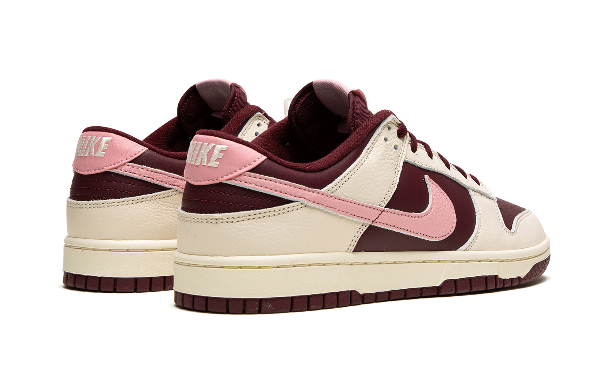 Nike Dunk Low Retro PRM Valentine's Day (2023) 4