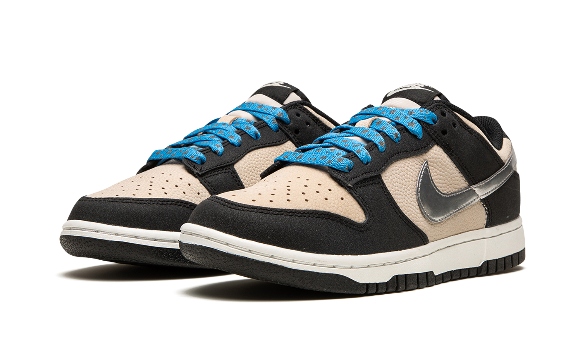 Nike Dunk Low Starry Laces 3