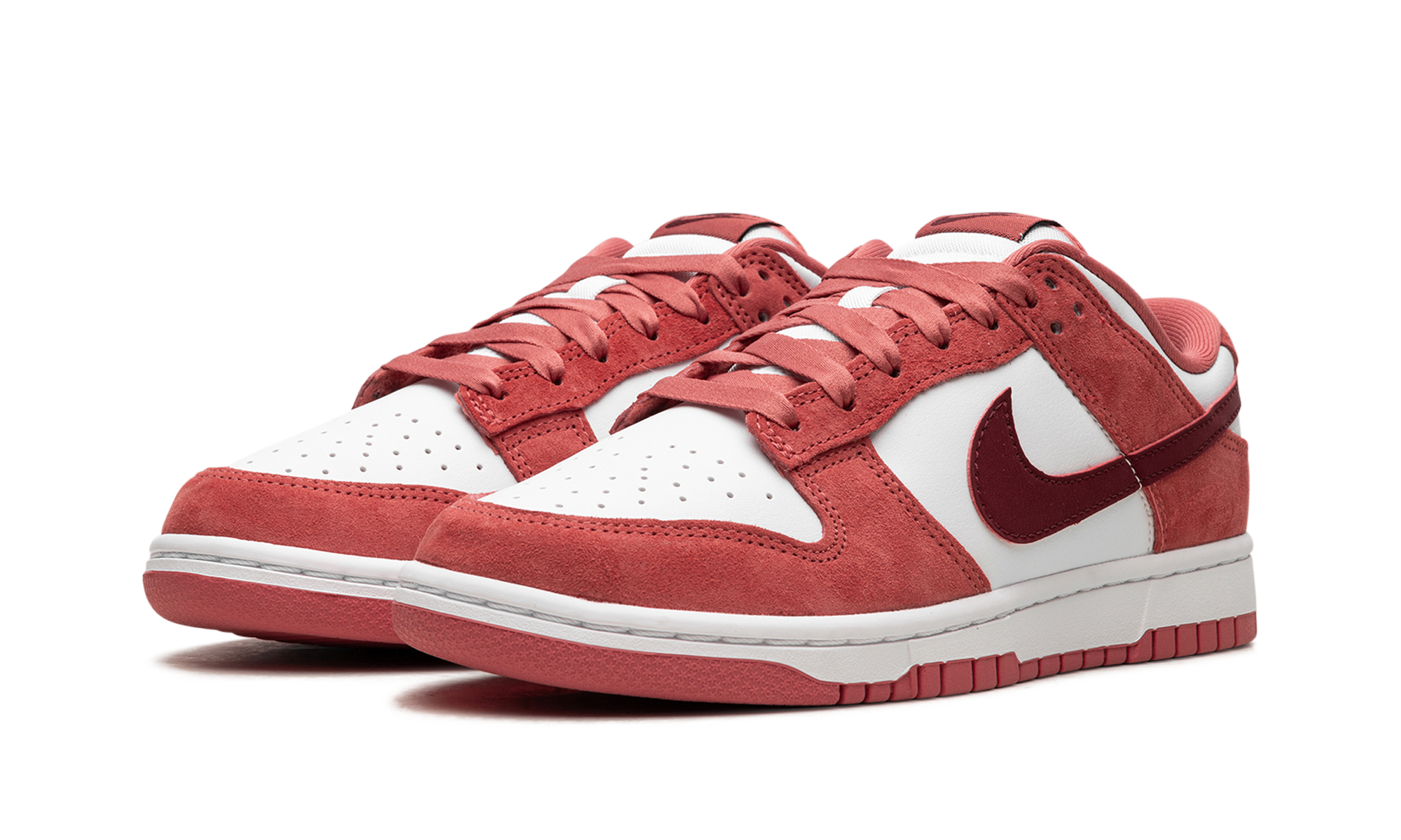 Nike Dunk Low WMNS 'Valentine's Day' (W) 3