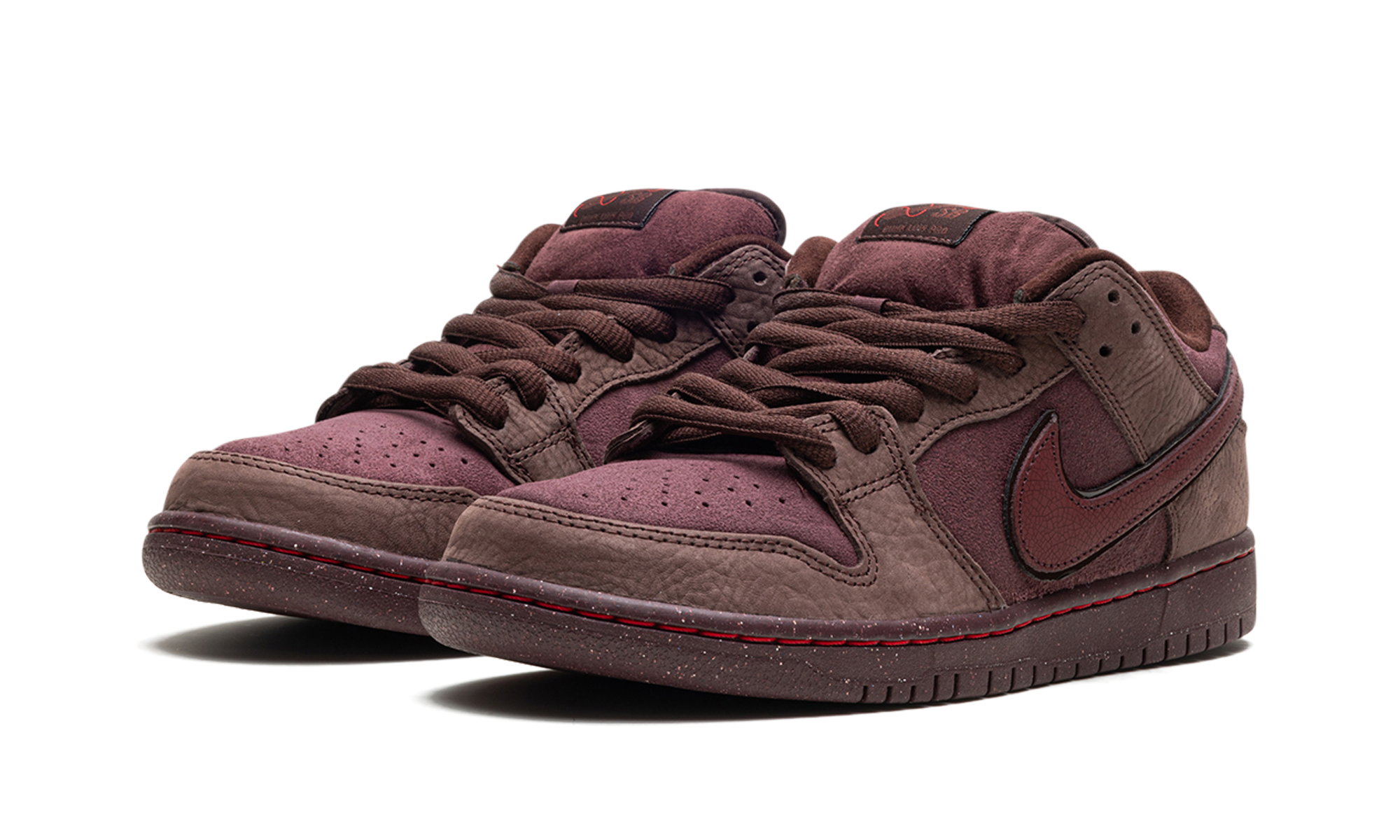 Nike SB Dunk Low City of Love Burgundy Crush 3