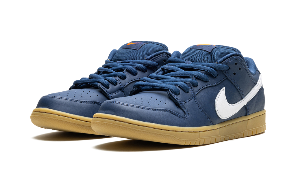 Nike SB Dunk Low 'Navy Gum' 3