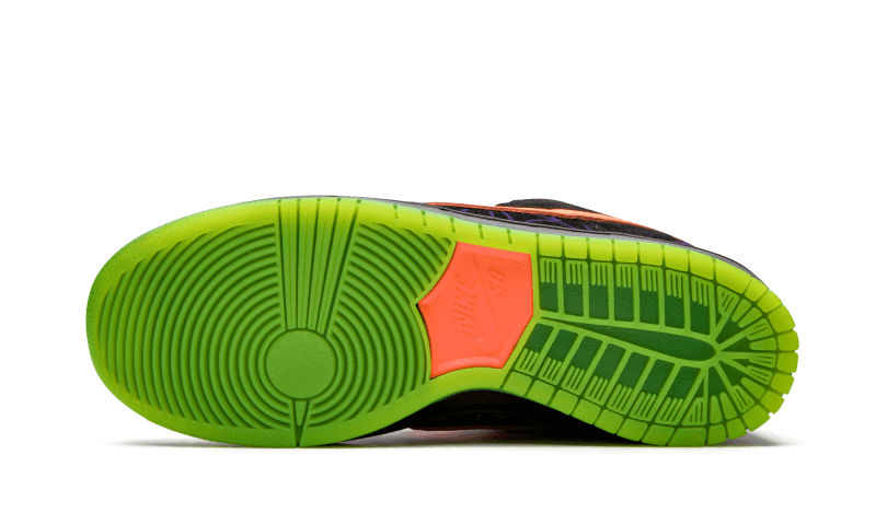 Nike SB Dunk Low "Night of Mischief" 4
