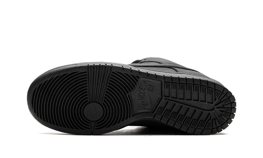 Nike SB Dunk Low Pro Triple Black 6