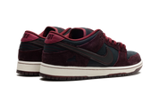 Nike SB Dunk Low 'Riot Skateshop' 4