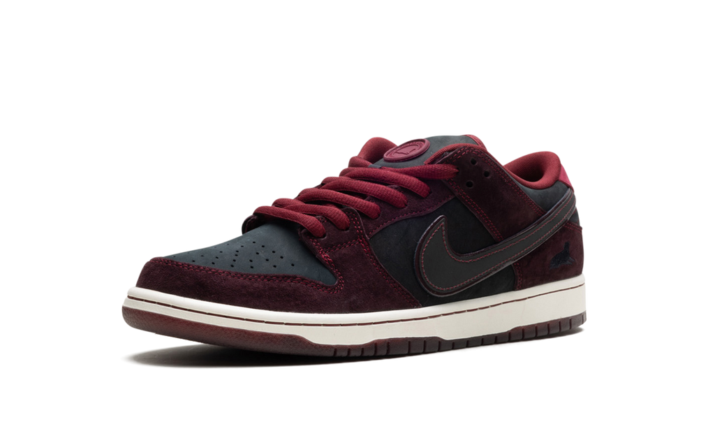 Nike SB Dunk Low 'Riot Skateshop' 5
