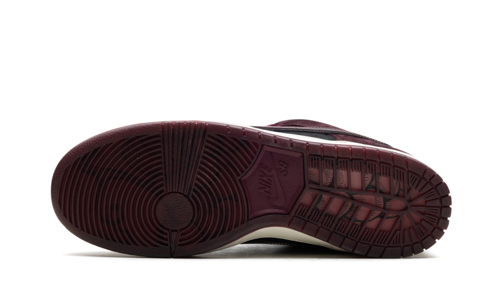 Nike SB Dunk Low 'Riot Skateshop' 6