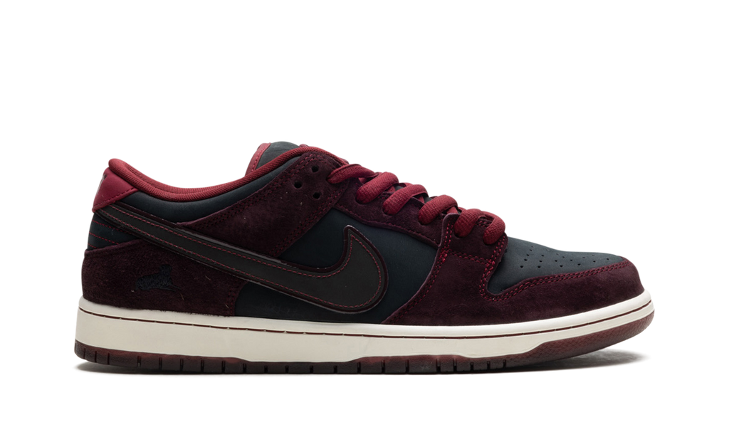 Nike SB Dunk Low 'Riot Skateshop' 7