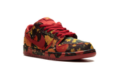 Nike SB Dunk Low 'The Wizard of Oz Poppy Field' 2