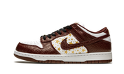 Nike SB Dunk Low x Supreme ‘’Barkroot Brown’’ 2