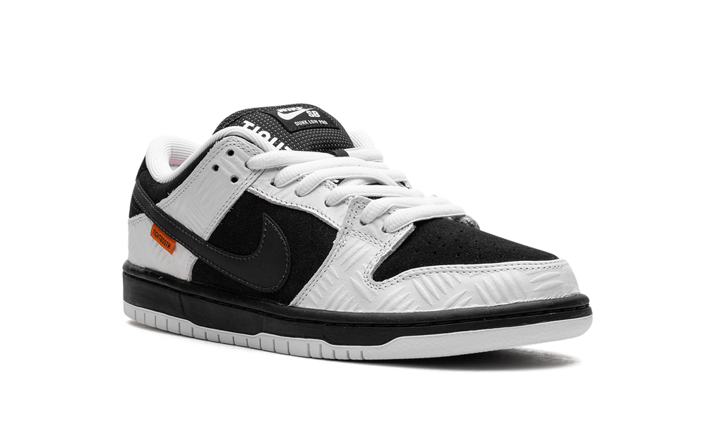 Nike SB Dunk Low x TIGHTBOOTH 2