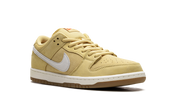 Nike SB Dunk LowSaturn Gold 2