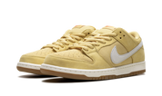 Nike SB Dunk LowSaturn Gold 3