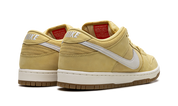 Nike SB Dunk LowSaturn Gold 4