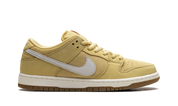 Nike SB Dunk LowSaturn Gold 7