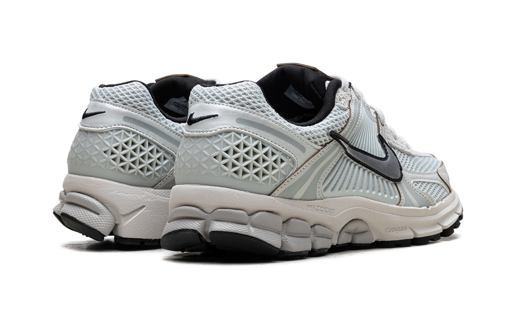 Nike Zoom Vomero 5 'Light Silver Chrome' (W)