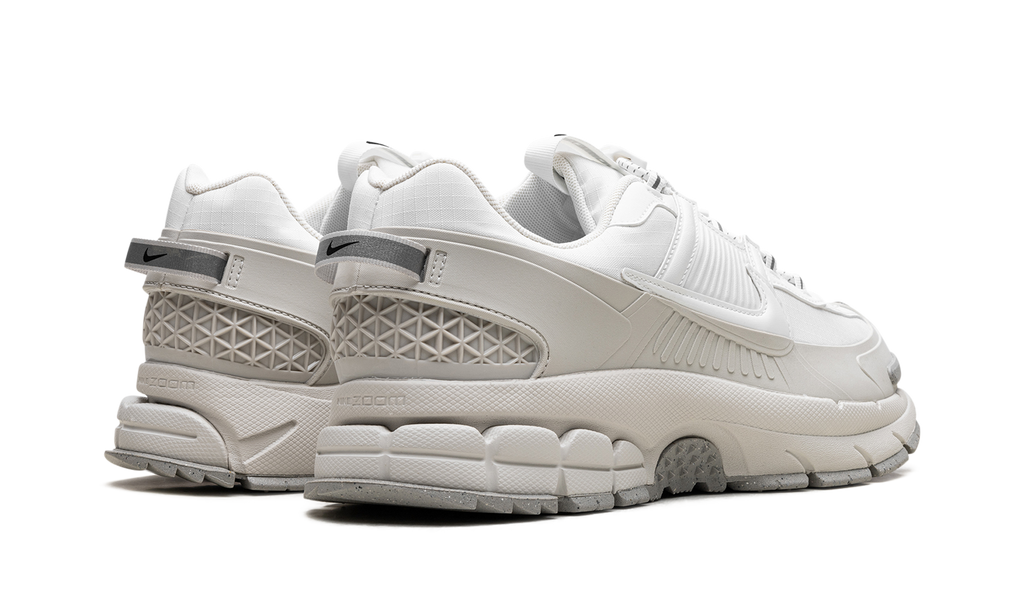 Nike Zoom Vomero Roam 'Summit White Light Bone Light Iron Ore'