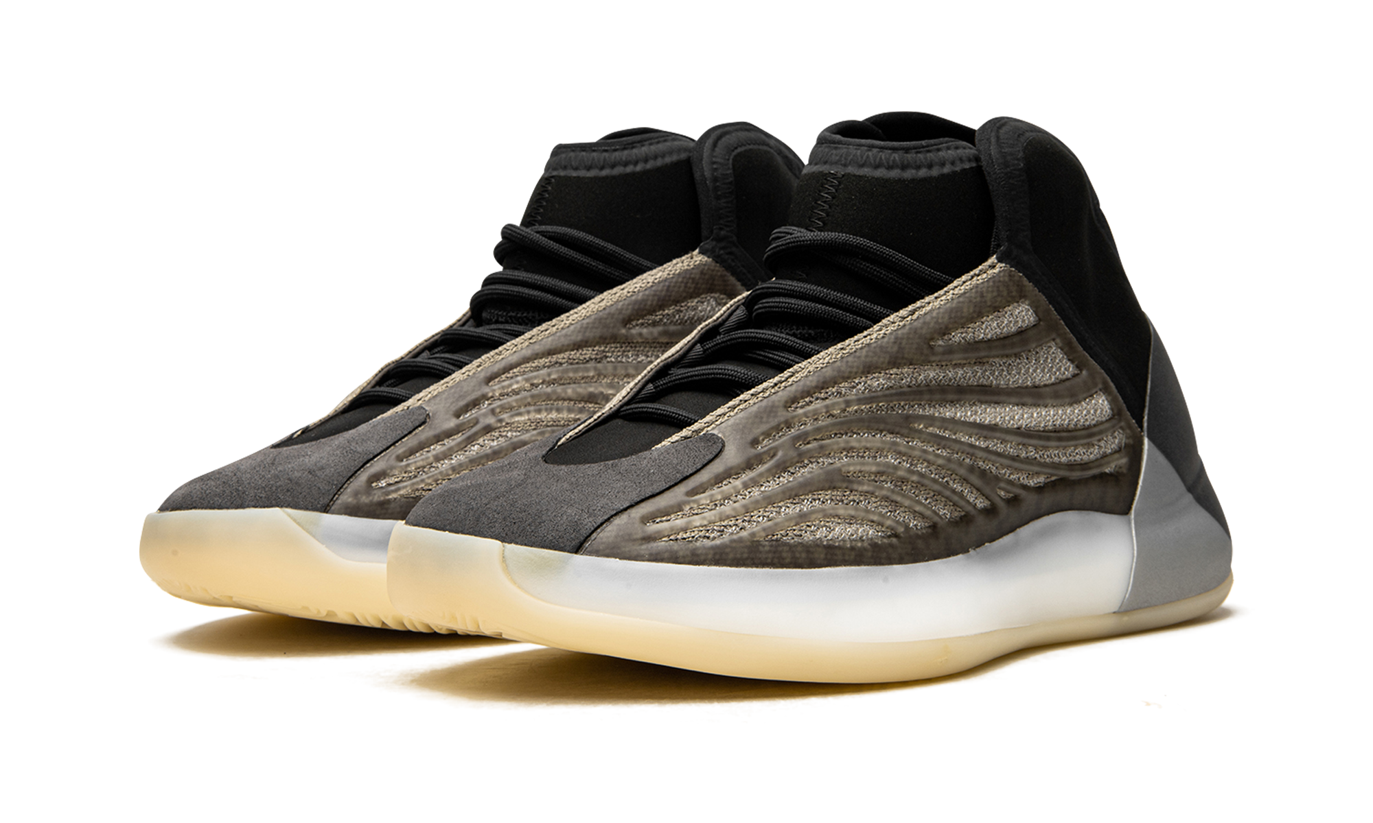 Yeezy QNTM Barium 3
