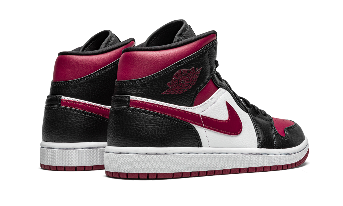 Air Jordan 1 Mid Bred Toe 4