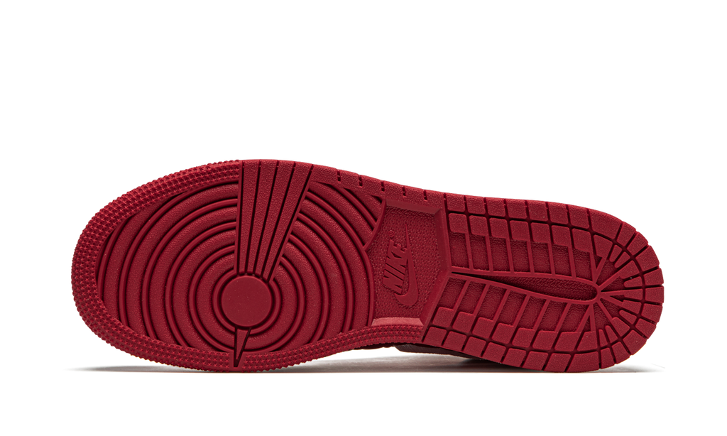 Air Jordan 1 Mid SE Red Quilt (GS) 6