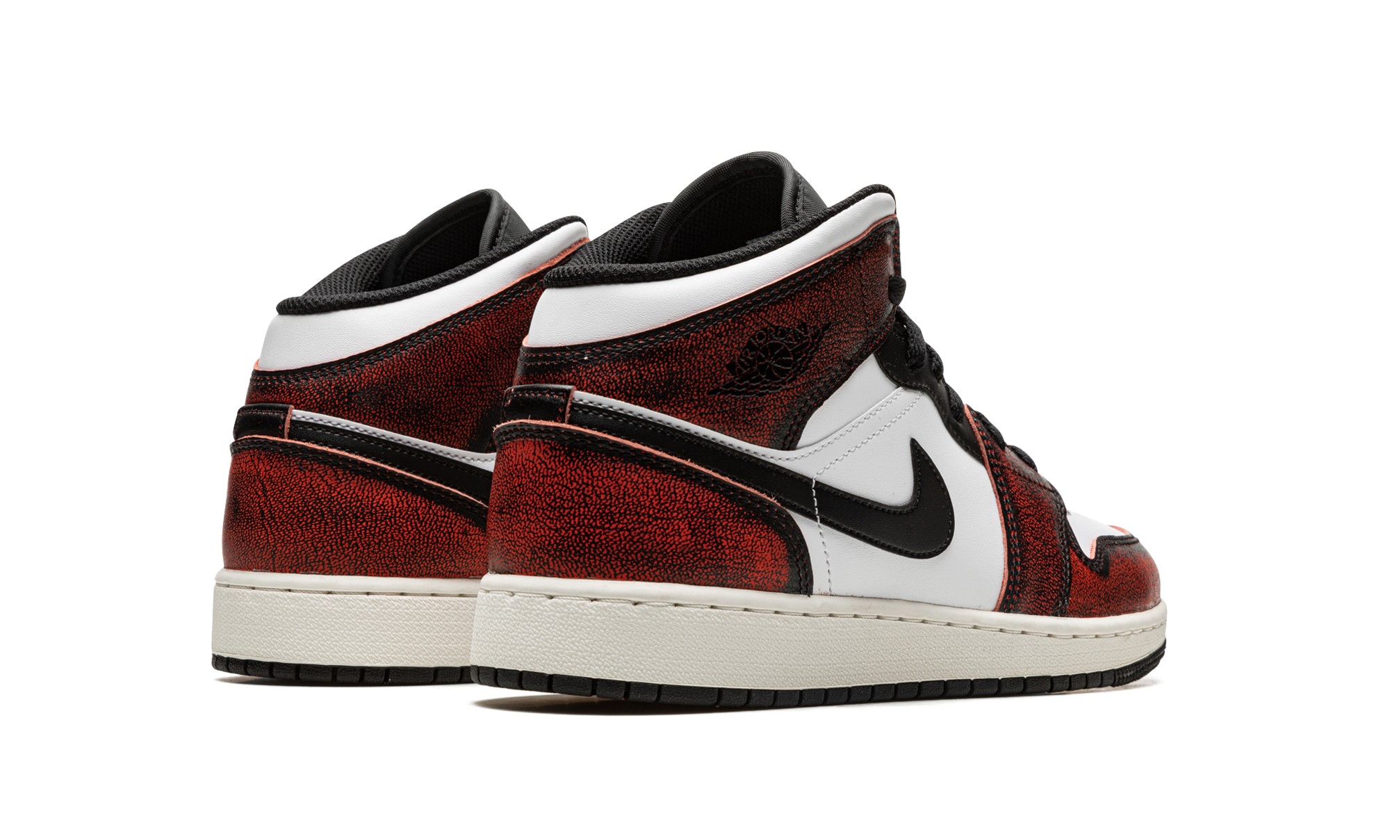 Air Jordan 1 Mid SE Wear-Away Chicago (GS) 4