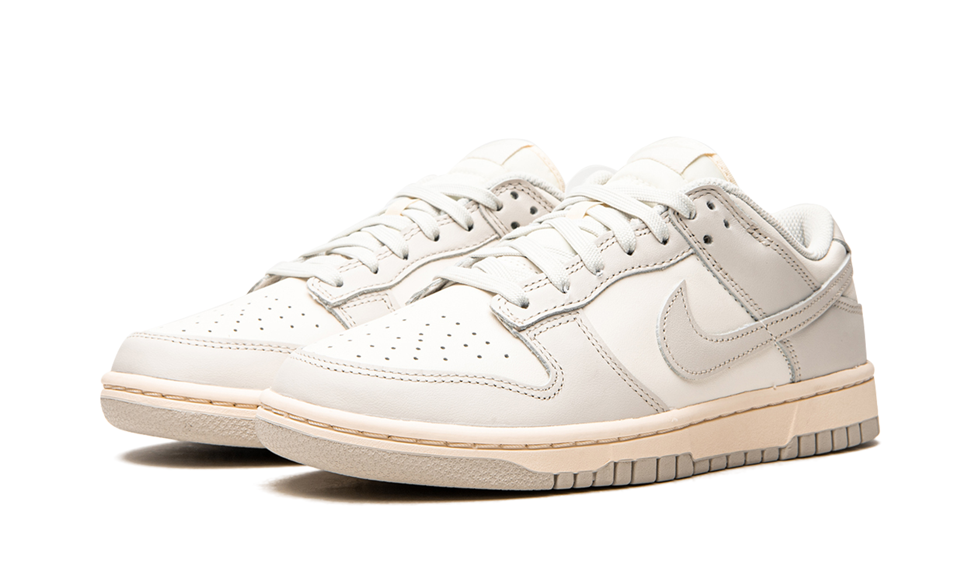 Nike Dunk Low Light Bone 2