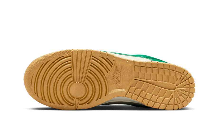 Nike Dunk Low Malachite University Gold 3