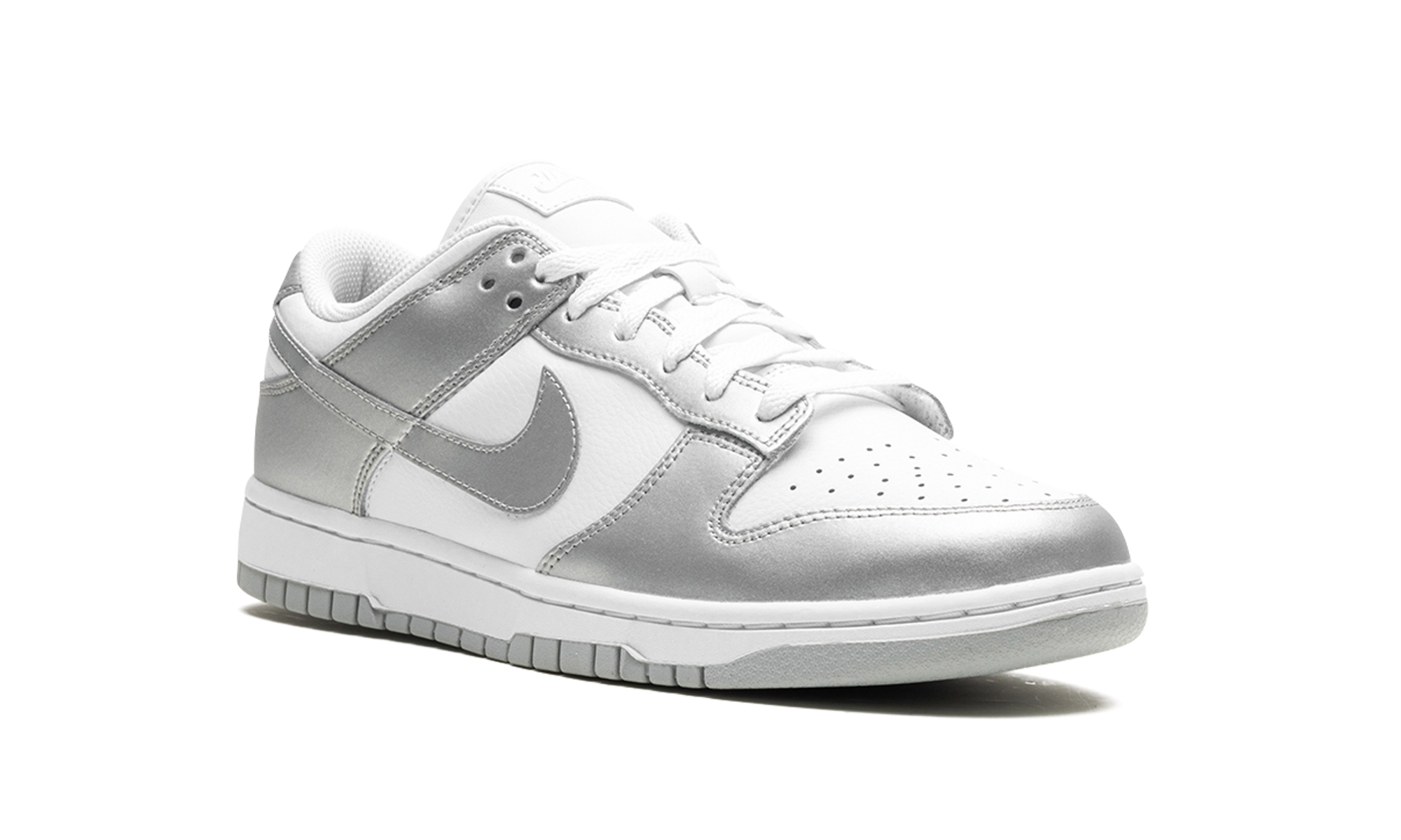 Nike Dunk Low Metallic Silver 2