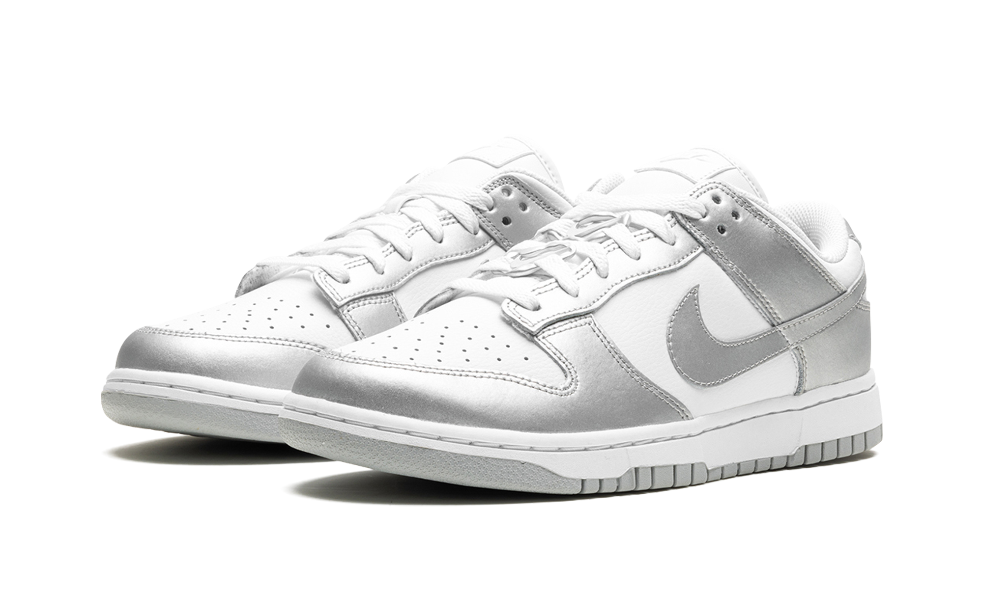 Nike Dunk Low Metallic Silver 3