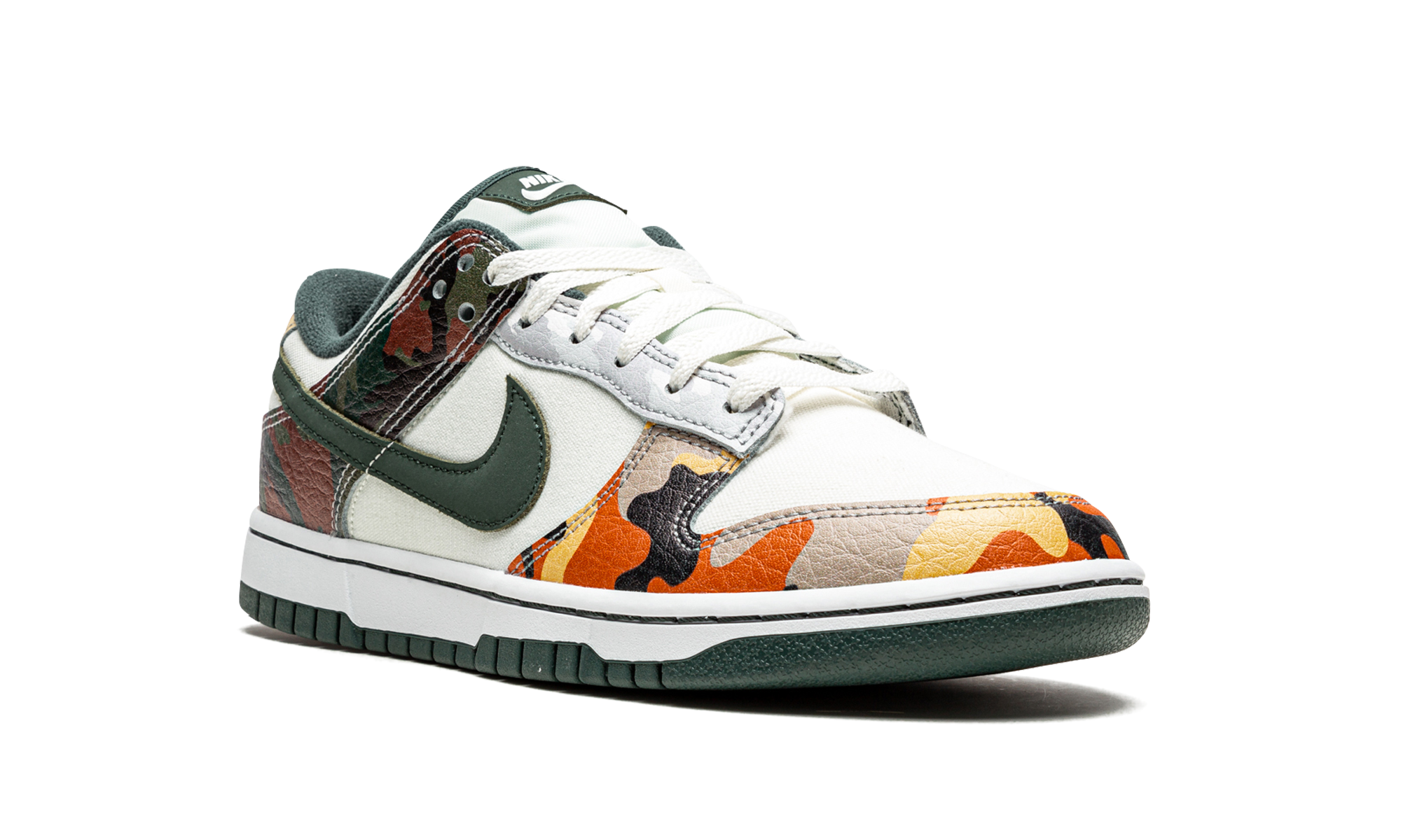 Nike Dunk Low SE SAIL MULTI-Camo 7