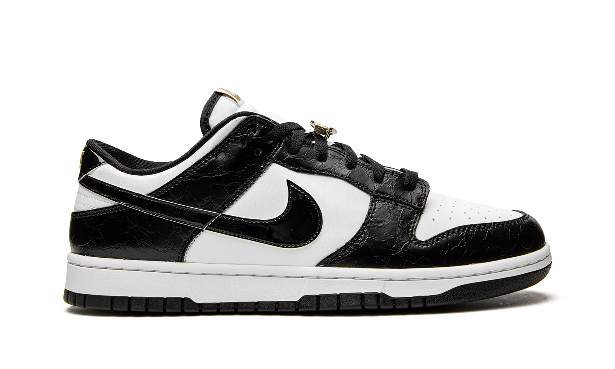 Nike Dunk Low World field