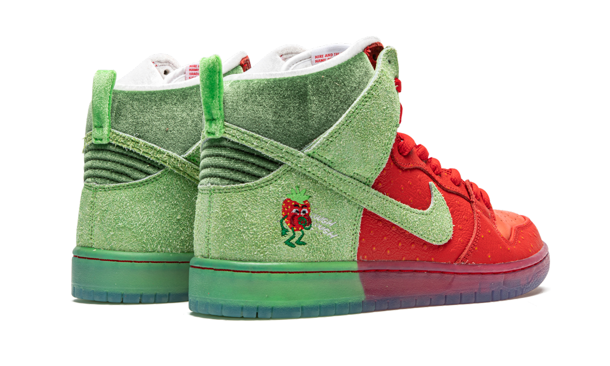 Nike Sb Dunk High Pro QS Strawberry Cough 4