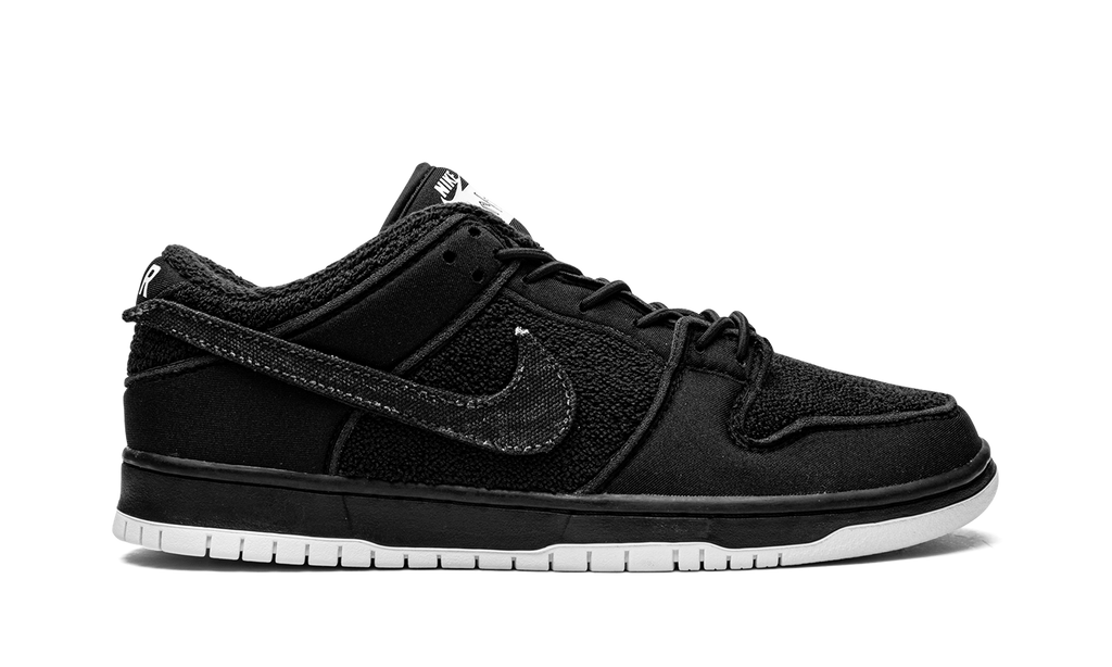 Nike SB Dunk Low Gnarhunters 7