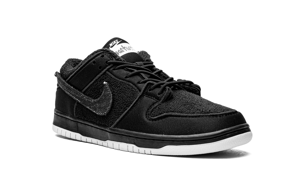 Nike SB Dunk Low Gnarhunters 8