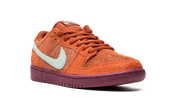Nike SB Dunk Low 'Mystic Red' 2