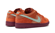 Nike SB Dunk Low 'Mystic Red' 4