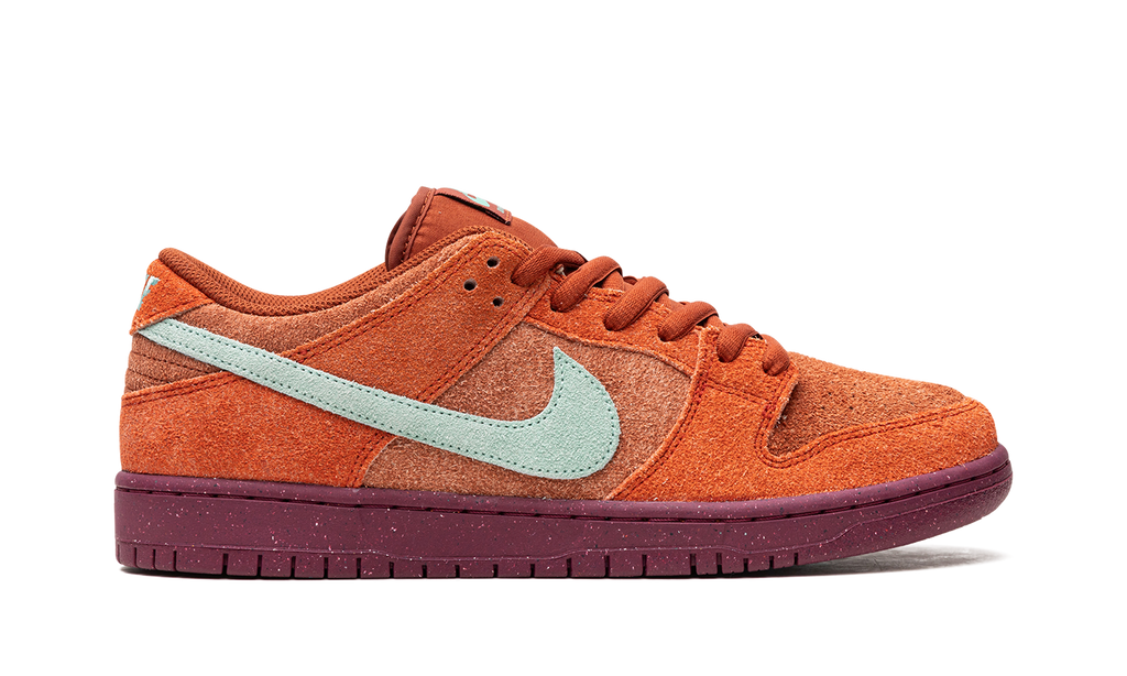 Nike SB Dunk Low 'Mystic Red' 7
