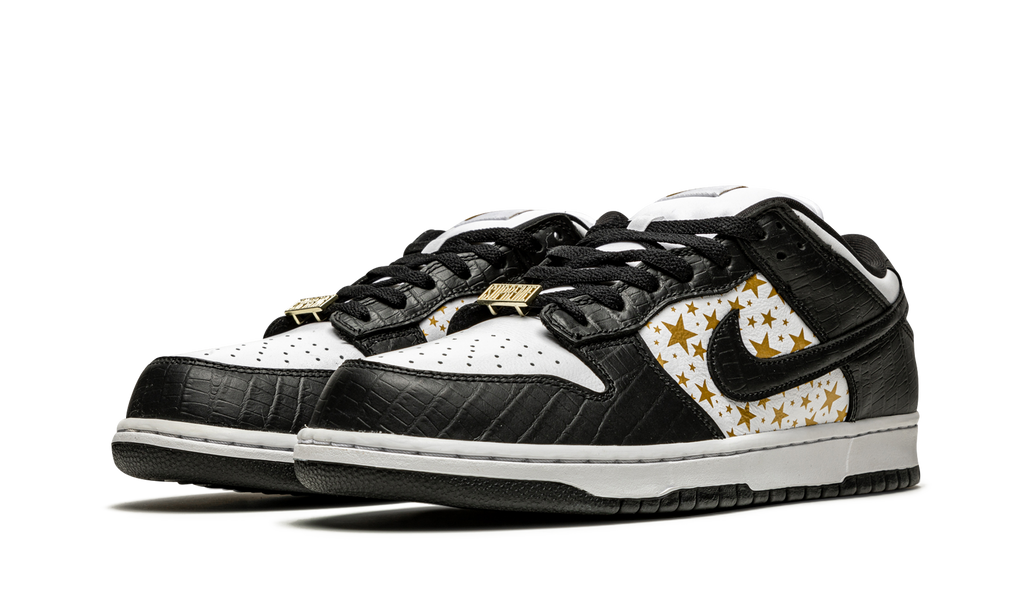 Nike SB Dunk Low x Supreme ‘’Black’’ 3