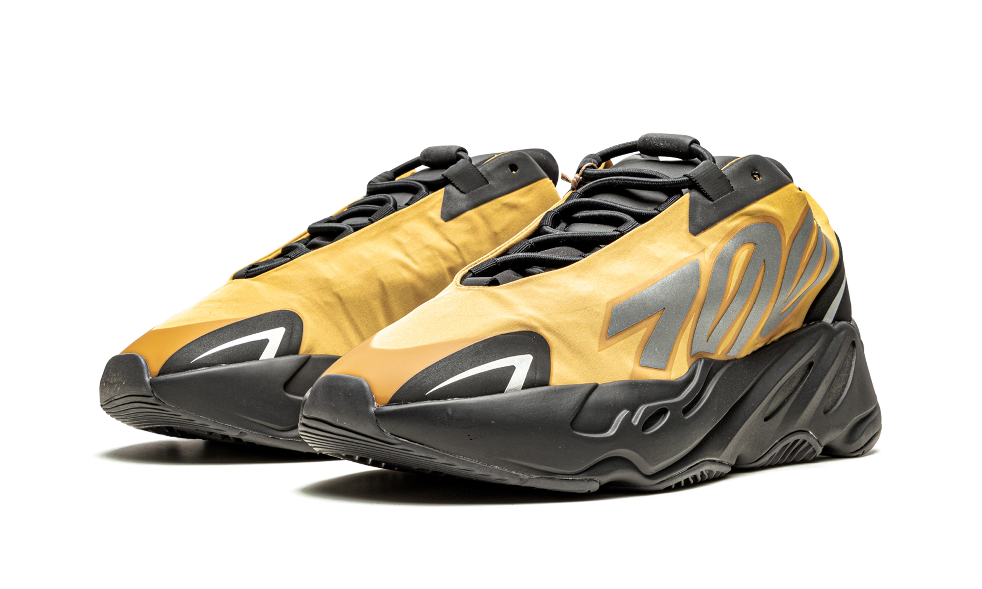 Yeezy Boost 700 MNVN Honey Flux