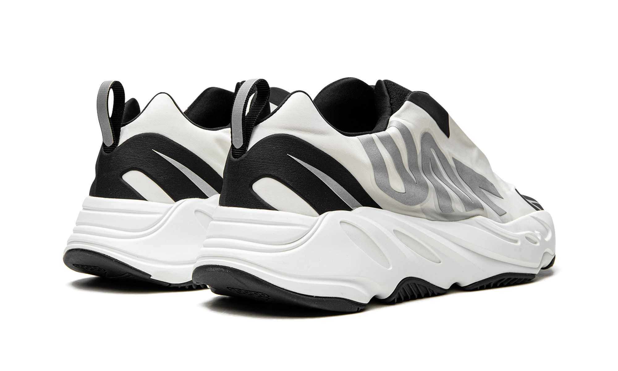 Yeezy Boost 700 MNVN Laceless Analog 4